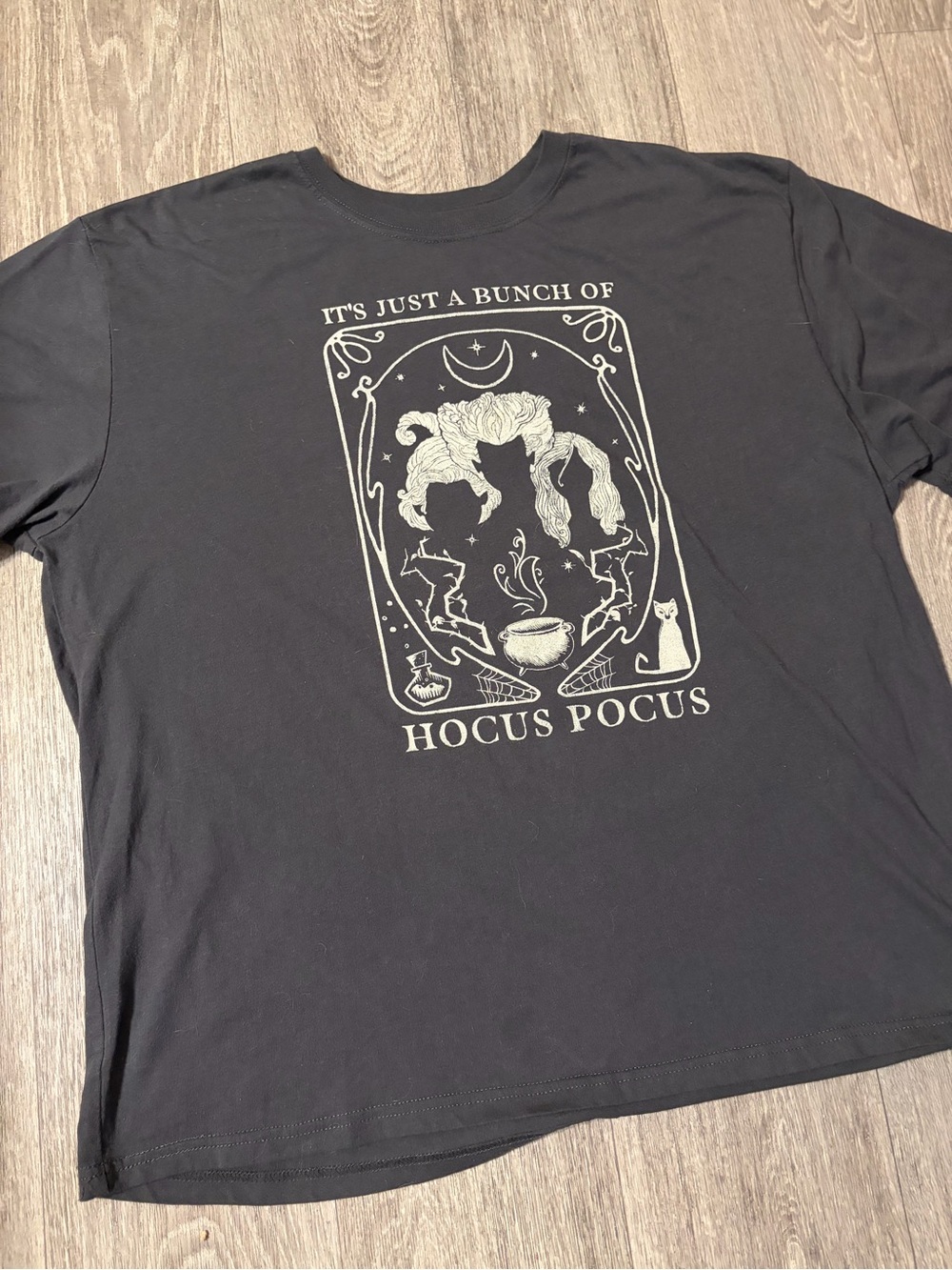 Disney Hocus Pocus Graphic Tee - Black with Cream Print